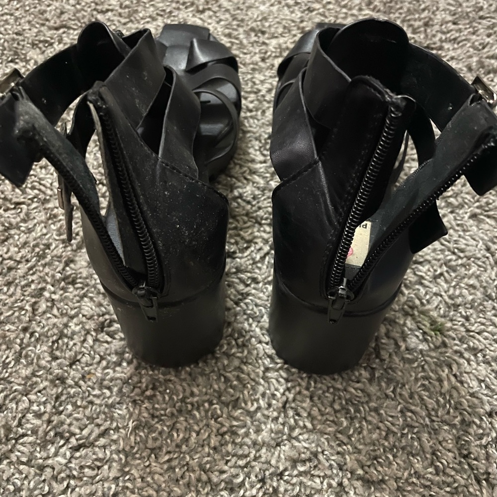 Pink Key Heels - Picture 2 of 4